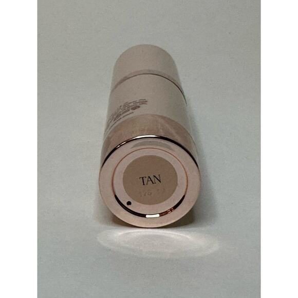 Doll 10 Hydralux Smoothing Foundation New Color Tan - Picture 4 of 5